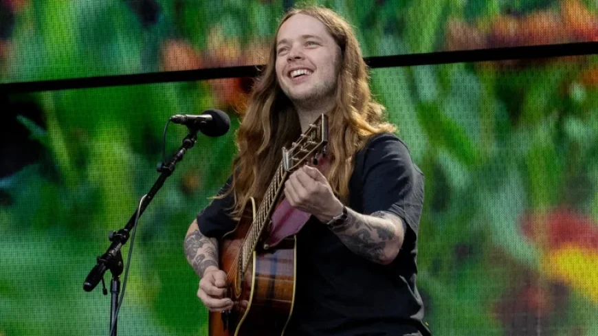 Billy Strings Postpones Shows After Skateboard Leg Injury