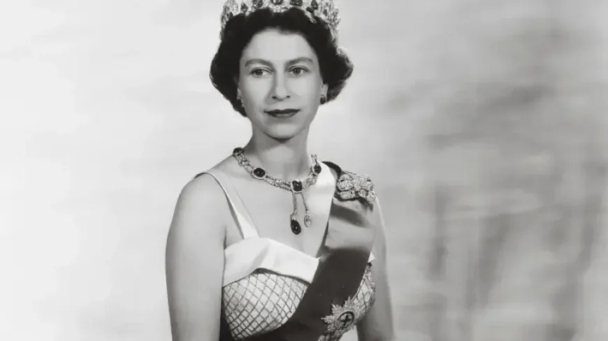 Queen Elizabeth as Buckingham Palace Exhibit Highlights Style and Diplomacy