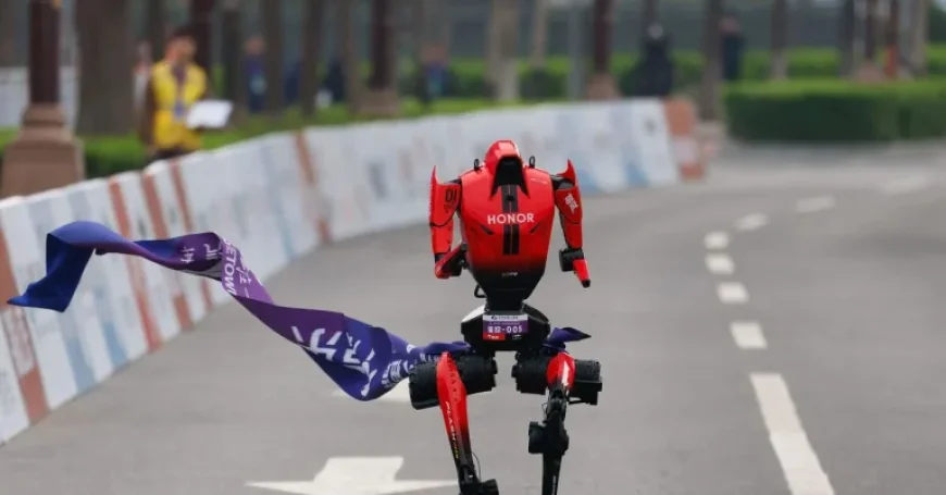 Humanoid Robot Breaks Half-Marathon Record in China