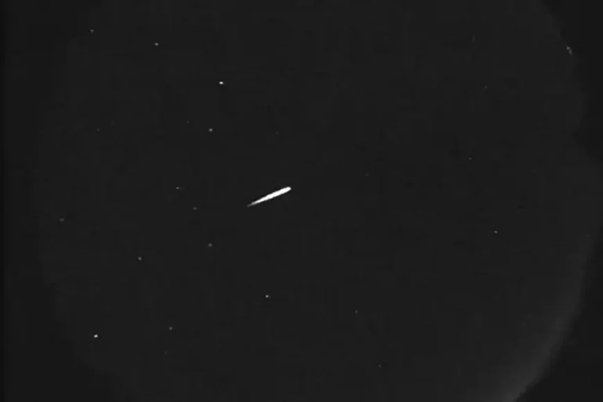 Lyrids Meteor Showers Bring a Quiet Night of Looking Up