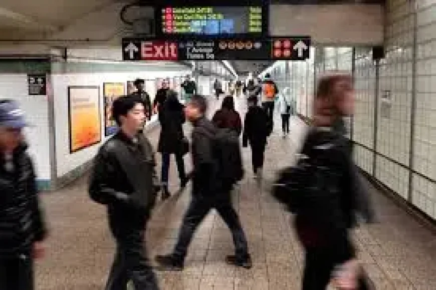 7 Train Delays Disrupt the NYC Morning Commute as Reroutes Spread
