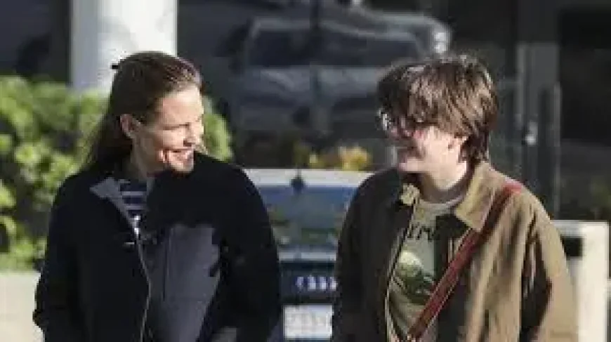 Jennifer Garner 54th Birthday Photos Capture a Low-Key Santa Monica Outing