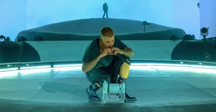 Billie Eilish and the Human Cost of Growing Up Online