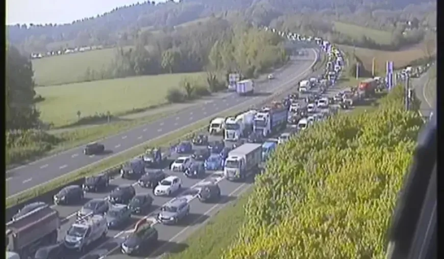 Devon Live: 4 facts behind the M5 collision near Exeter and the slow traffic