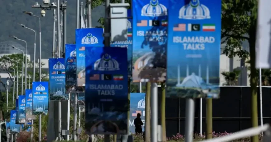 Guide De La Révolution De L’iran: A Public Face Emerges While Iran’s Power Structure Frays