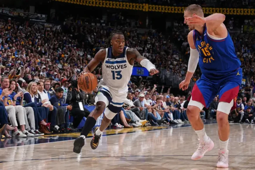 Ayo Dosunmu and Brad Underwood in the NBA playoffs as Game 3 unfolds