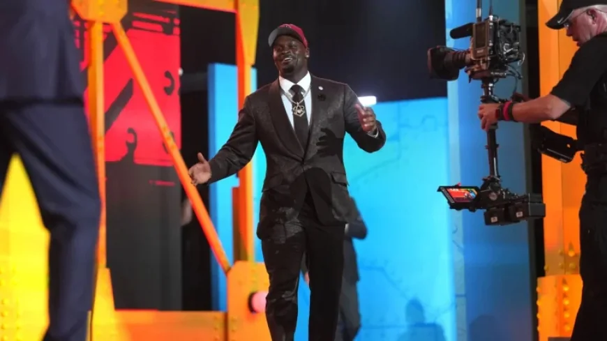 Jeremiyah Love Aims to Redefine Running Back Standards