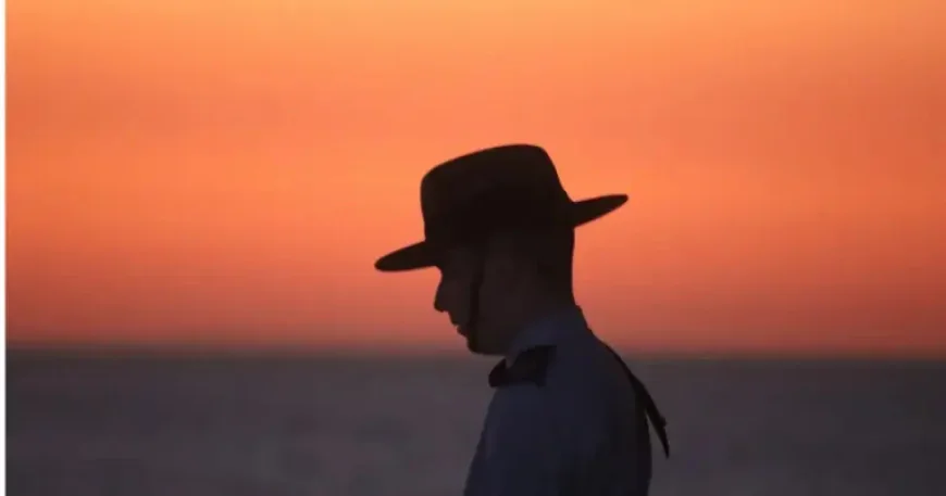 Anzac Day in Torquay: the solemn dawn service and the heckling that was condemned