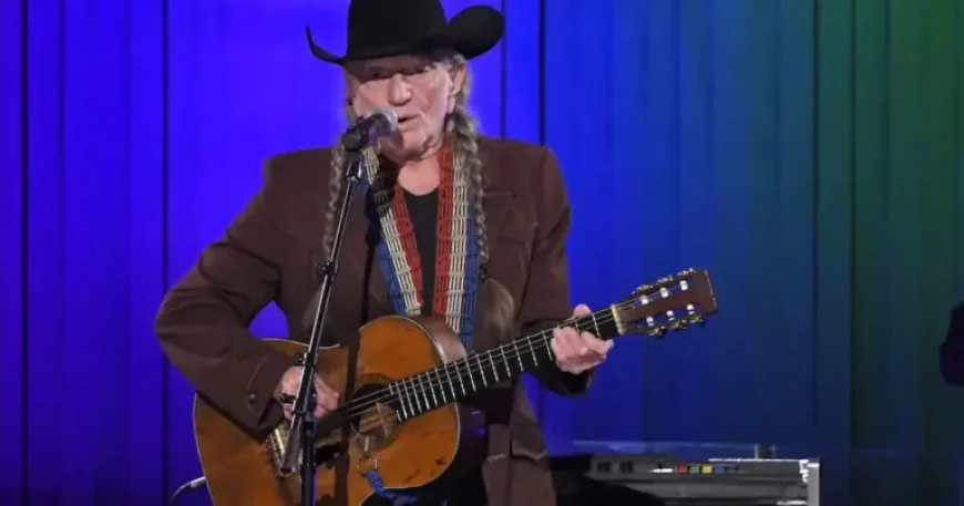 Willie Nelson sells out Baylor return, turning a campus concert into a homecoming