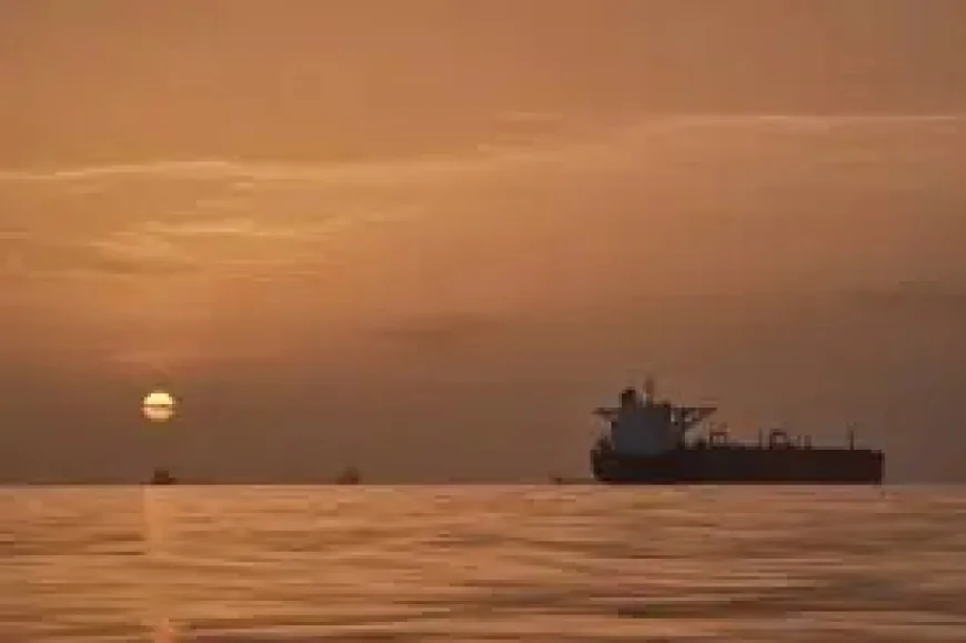 Destroyer at the center of a Hormuz standoff as tensions rise