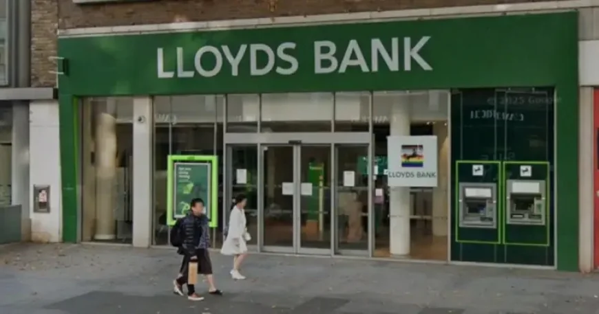 Bank customers warned as Lloyds offers up to £500 and cash bonuses