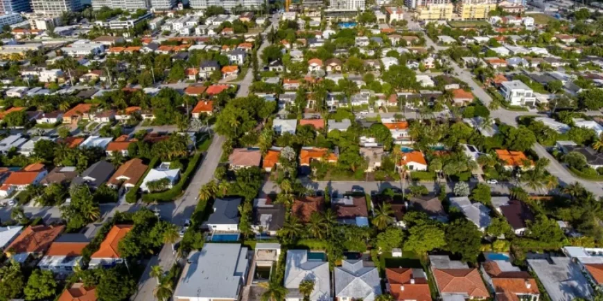 Wealthy Influx in Florida Strains Middle Class and Housing Market