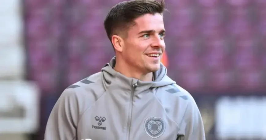 Hibs team news as derby pressure builds