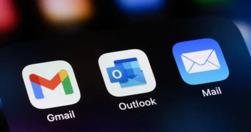 Is Outlook Down? Microsoft Investigates Authentication Glitch as Nearly 900 Reports Mount
