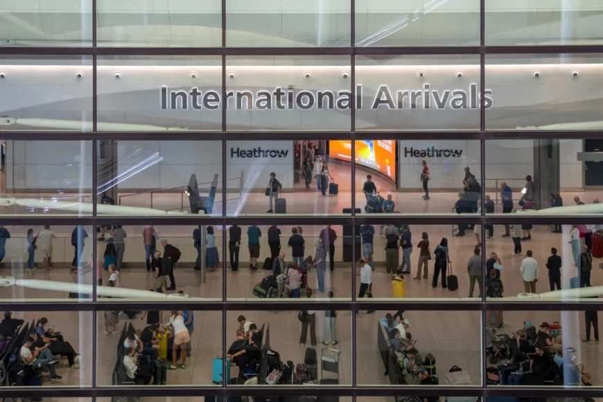 Heathrow Warns Middle East War Boosts Transfers as Airport Fills