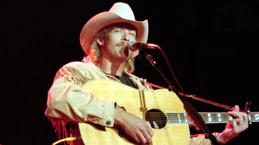 Alan Jackson Turned a Bar Song Into a Three-Week No. 1