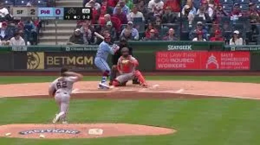 Kyle Schwarber Reaches 350 Career Homers Against Giants
