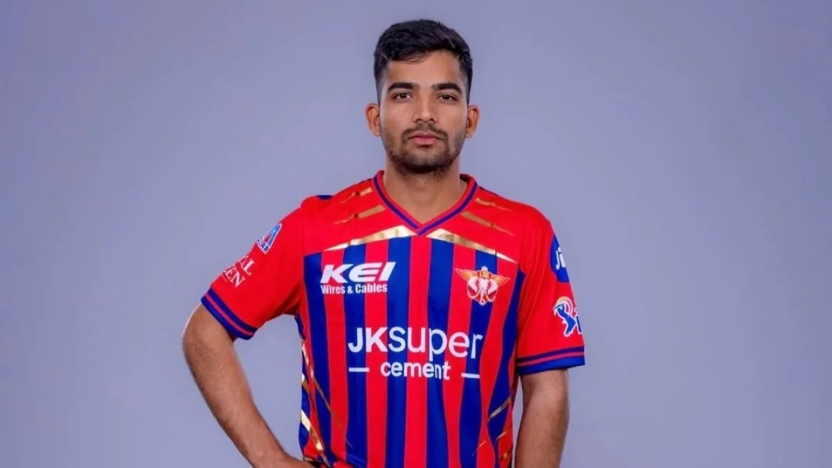 Akshat Raghuwanshi Makes IPL Debut for Lucknow Super Giants, Scoring 11 Off 7 Balls — image 1
