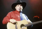Garth Brooks Lands First No. 1 With a Song Nobody Wanted to Write