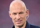 Arjen Robben: Neuer keeps Bayern in the tie as PSG control the second leg