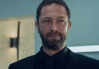 Ebon Moss-Bachrach Resurfaces Gary The Bear With Surprise Flashback Episode