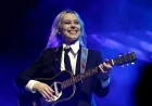 Phoebe Bridgers Sets First Solo Show in 3 Years for Roswell