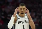 Kenny Smith points to Holmgren’s 2-point Lakers clampdown