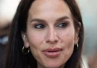 Amélie B Simard says her parents were hospitalized 14 hours apart