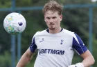 Antonin Kinsky Spurs Tottenham Past Aston Villa 2-1