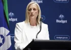 Katy Gallagher warns of 3900 extra bureaucrats in budget