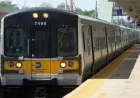 Hochul presses Mta talks as LIRR strike deadline nears