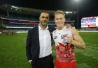 Michael O'loughlin medal returns as Swans host Collingwood in Round 10