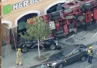 Los Angeles Fire truck overturns in Sunland, injuring 2 firefighters