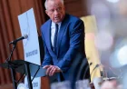 Kennedy Warns on Youth Screen Time as Advisory Drops