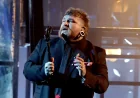Teddy Swims Performs 'Mr. Know It All' at 2026 AMAs