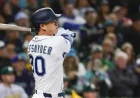Rob Refsnyder Hits .101 as Mariners Slump Deepens