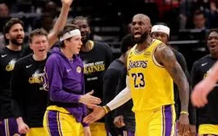 LeBron James Leads Lakers Past Rockets 98-78 in Lakers Vs Thunder