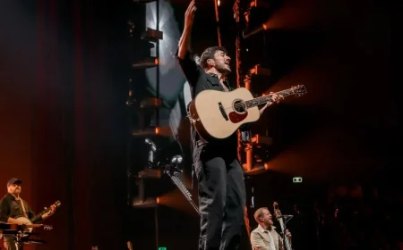 Gretta Ray joins Mumford & Sons at Qudos Bank Arena