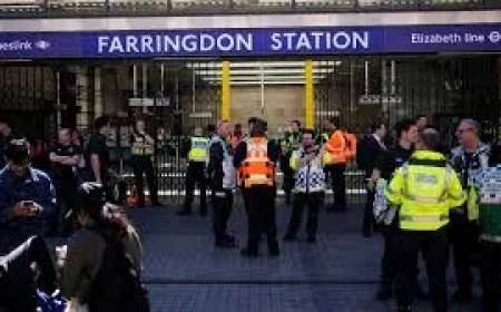 Elizabeth Line Treats 14 After Farringdon Chemical Smell