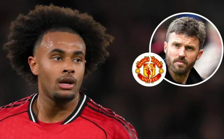 Zirkzee Seeks Guarantees to Stay at Manchester United