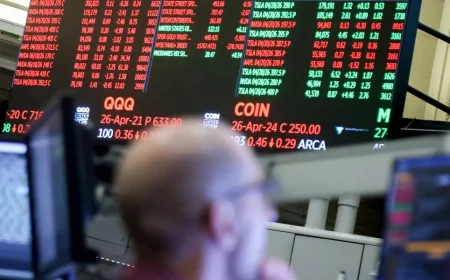 Jeremy Grantham Warns $38 Trillion Debt Mix Could Break AI Bubble