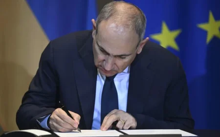 Pashinyan and Iotova Sign Sofia Partnership Declaration in Yerevan