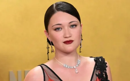 Isa Briones Warns Broadway Crowd After The Pitt Yells