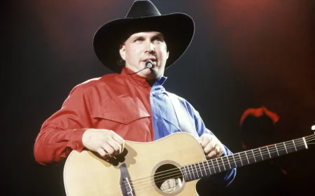 Garth Brooks Lands First No. 1 With a Song Nobody Wanted to Write