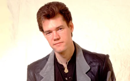 Randy Travis Marks 16 No. 1 Singles With Six Grammy Awards