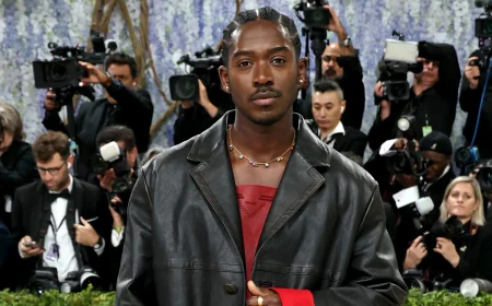 Damson Idris Debuts Rainbow Maxi Necklace at 2026 Met Gala