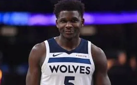 Anthony Edwards Leaves Game 4 With Left Knee Injury