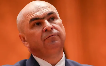 Romanian Government Falls After No-Confidence Vote, Dan Starts Consultations