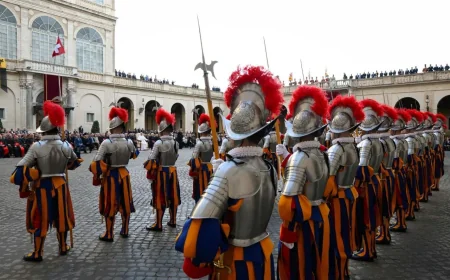 Jules Répond designed the Swiss Guard uniform, officialized in 1914 — Pape Léon Xiv