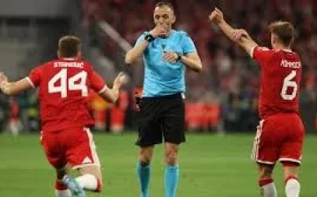 Neves Handball Denial Shapes Bayern C. Paris-sg Semi-Final